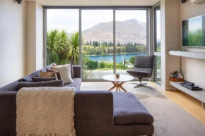 Stunning Lakeview 2 Bedroom Apartment